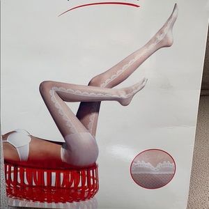 Vintage design stocking/tights with lace design